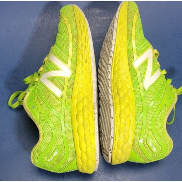 Rare Run Disney 2015 New Balance Tinkerbell 5.5 Green Glow Running Shoes Fairy - Picture 10 of 12